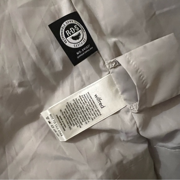 Aritzia Wilfred The Cloud Puff Long - Picture 6 of 9